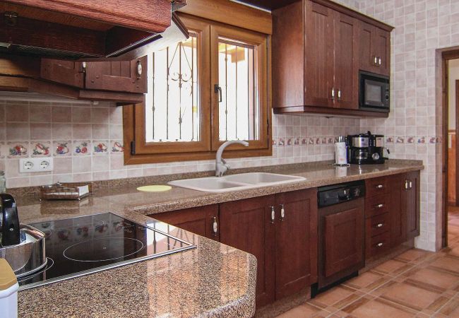 Villa in Sayalonga - Sayalonga 002 Villa in Sayalonga - Sayalonga 002