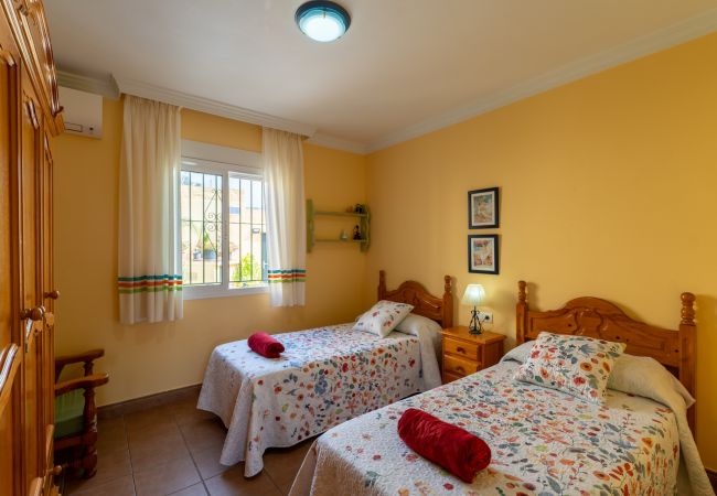 Villa in Nerja - Nerja 021 - Villa Isabel Villa in Nerja - Nerja 021 - Villa Isabel