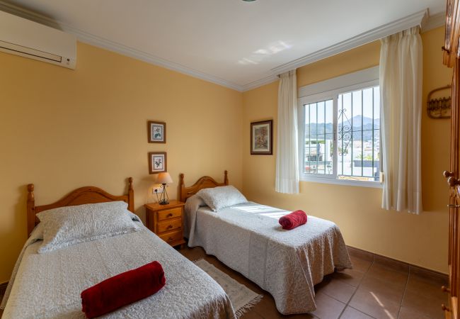 Villa in Nerja - Nerja 021 - Villa Isabel Villa in Nerja - Nerja 021 - Villa Isabel