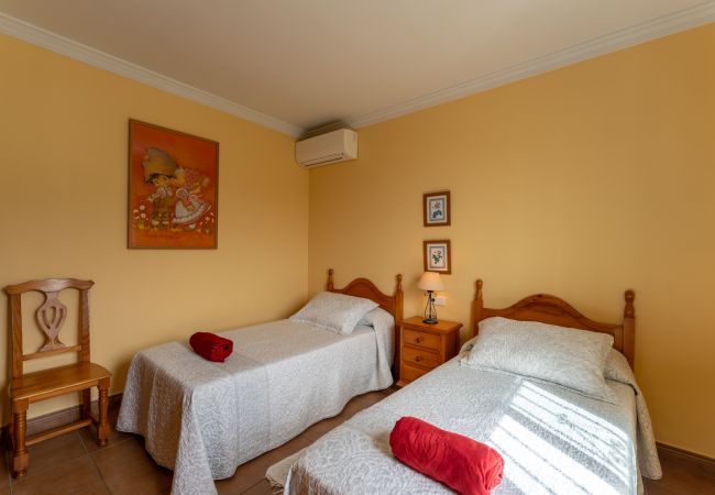 Villa in Nerja - Nerja 021 - Villa Isabel Villa in Nerja - Nerja 021 - Villa Isabel